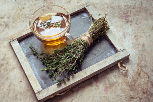 tahta tepside kekik çayı