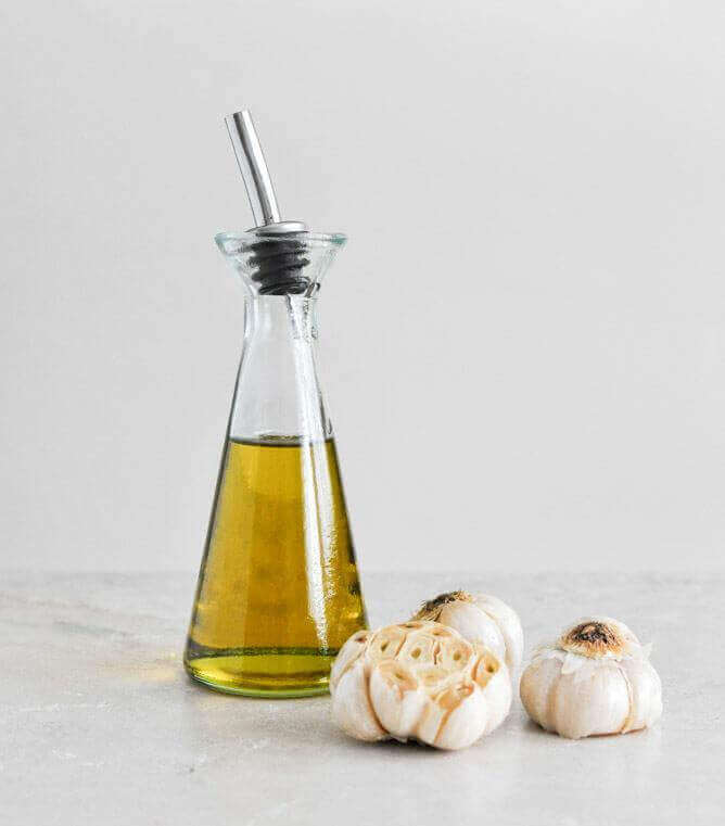 bitkisel yağ ve sarımsak