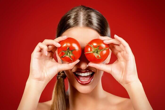 domates bakan kadın