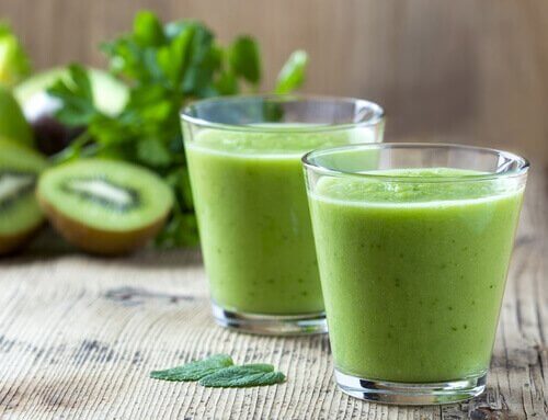 elma ve kivili smoothie