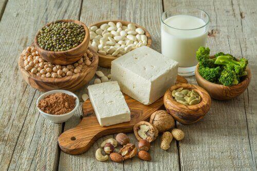 vegan yiyecekler nohut fasulye bezelye brokoli