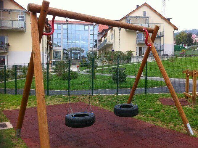 lastikten yapılmış salıncak