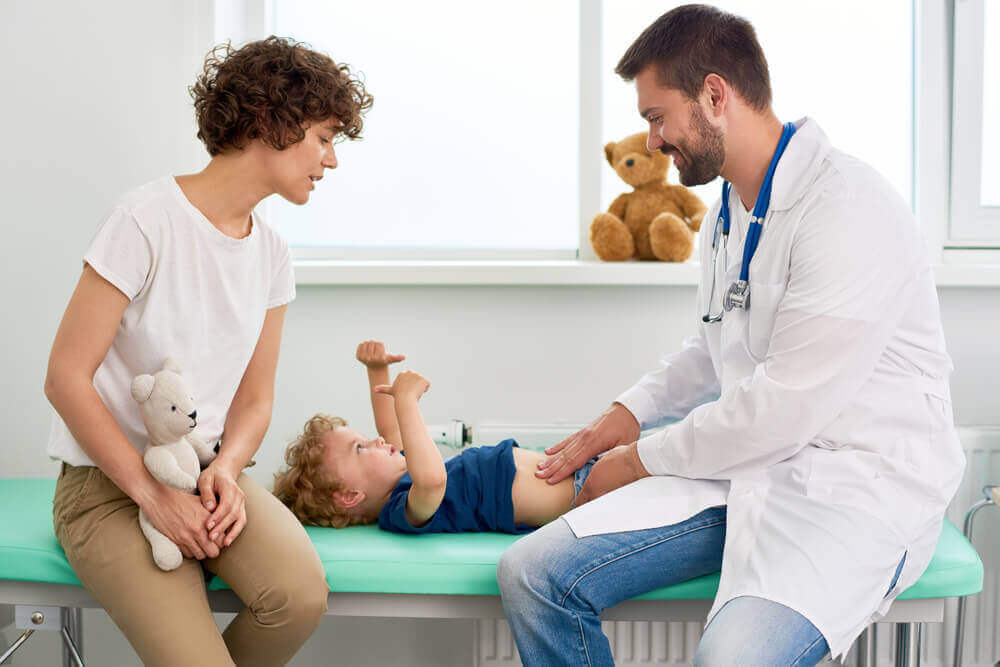 çocuk doktoru anne ve çocuk
