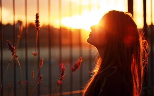 gün batımı ve kadın