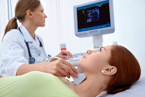 Gebelikte tiroid takibi yapılan kadın