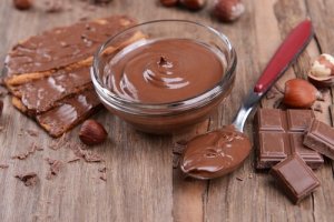 Lezzetli, Besleyici Kakaolu Fındık Kreması Nasıl Yapılır