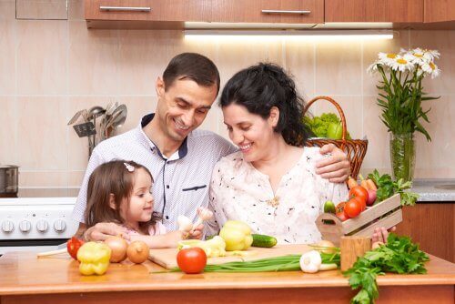 mutlu aile ve sebzeler