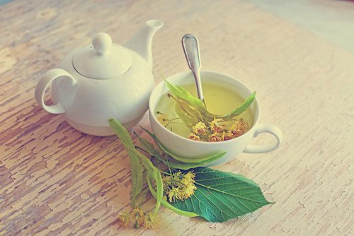 menopozda sıcak basması için ıhlamur çayı
