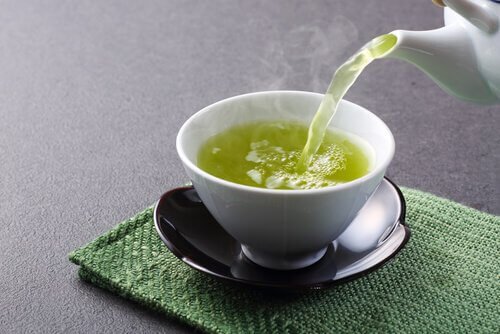 bir bardak yeşil çay