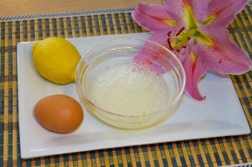 yumurta akı ve limon suyu karışımı