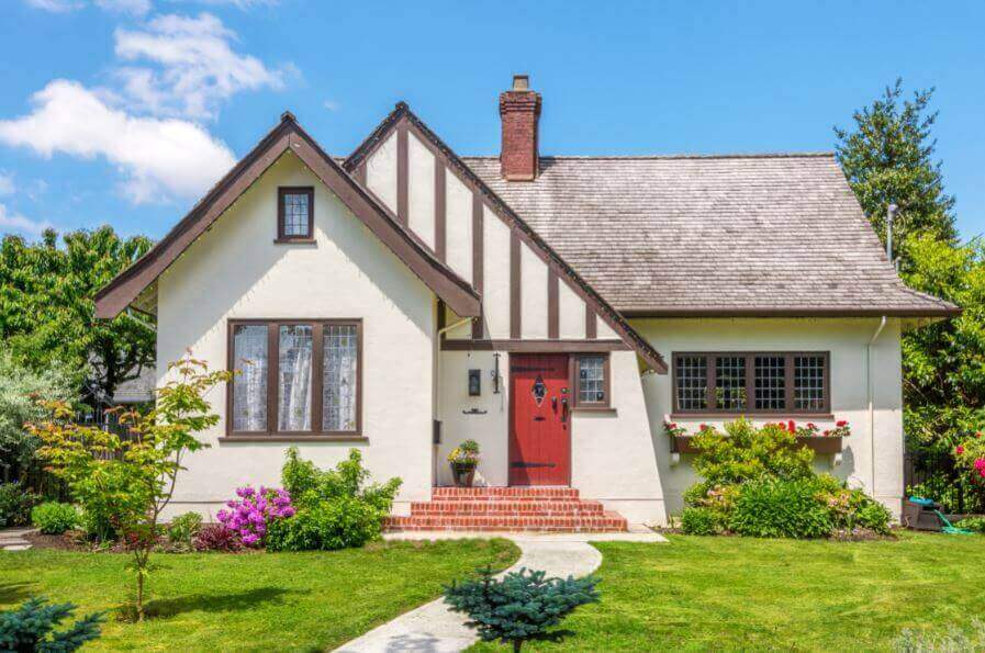 beyaz ve güzel bir ev