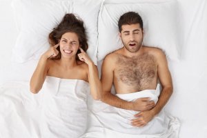 Horlamayı Kesmek İçin En İyi Beş Doğal Ürünü Deneyin
