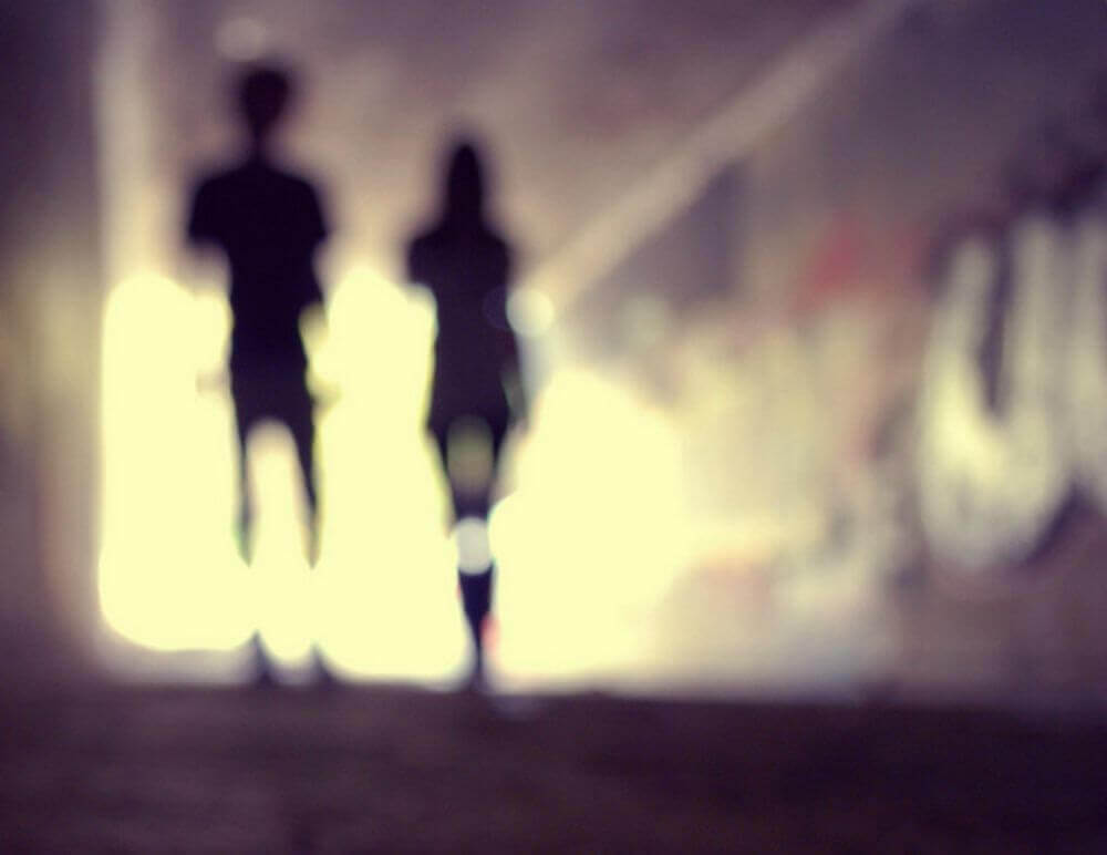 tutkulu aşk bohem iki sevgili karanlıkta