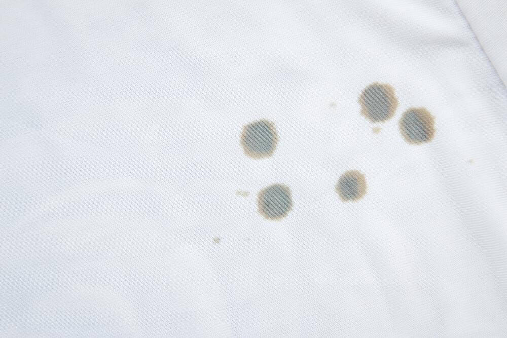 giysilerinizdeki yağ lekelerindne kurtulmak