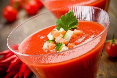 Düşük Kalorili Akşam Yemeği domates çorbası
