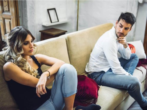 birbirine dargın çift