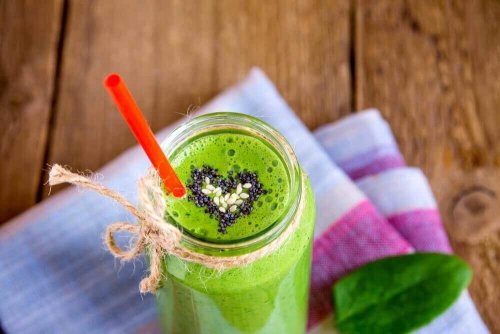 yeşil smoothie kalp süs