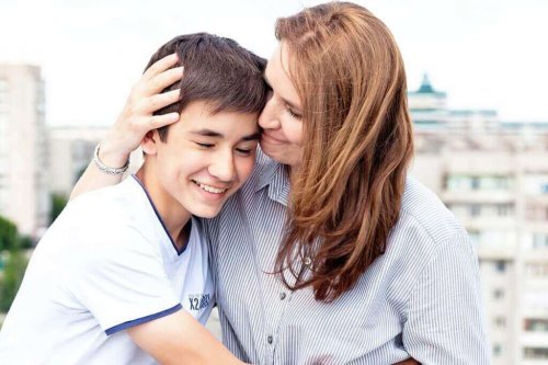 mutlu anne ve oğlu