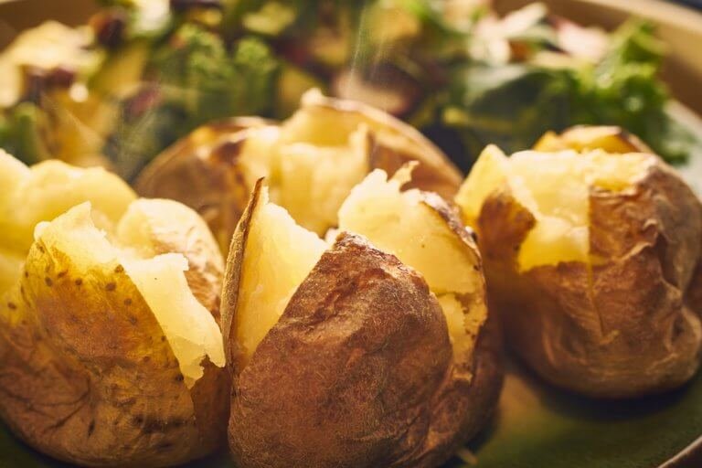 Fırında Pişen Lezzetler: 5 Farklı Fırınlanmış Patates Tarifi