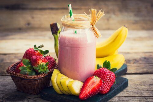 meyveli smoothie