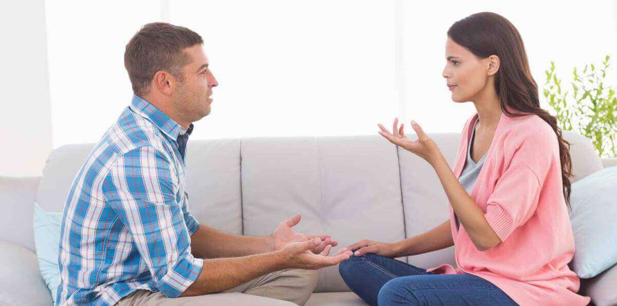 çift konuşarak anlaşmaya çalışıyor