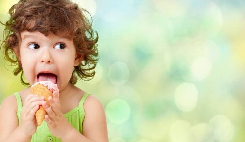 dondurma yiyen çocuk zararlı yiyecek