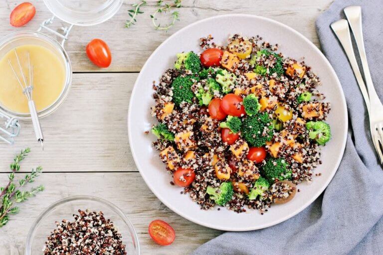 kinoalı brokolili salata