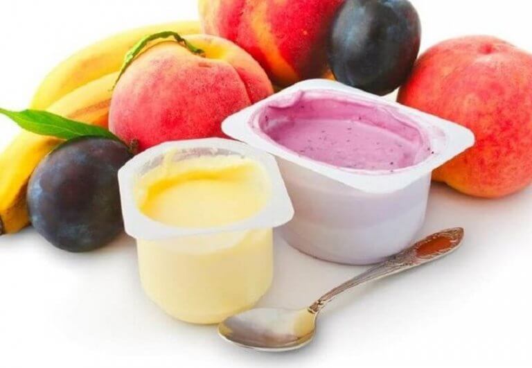 renkli renkli yoğurtlar
