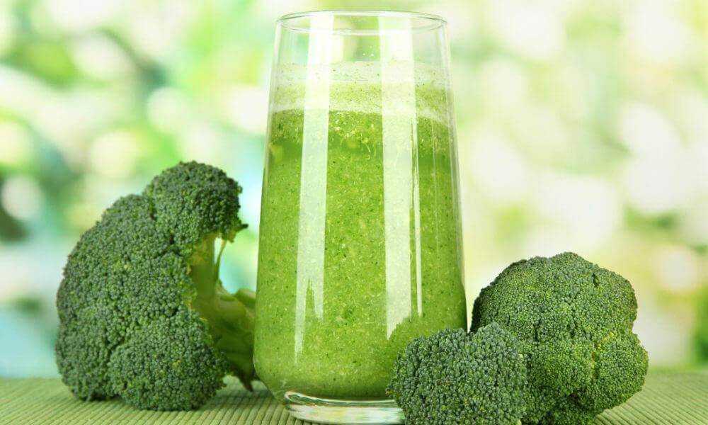 yeşil sebzeli smoothie
