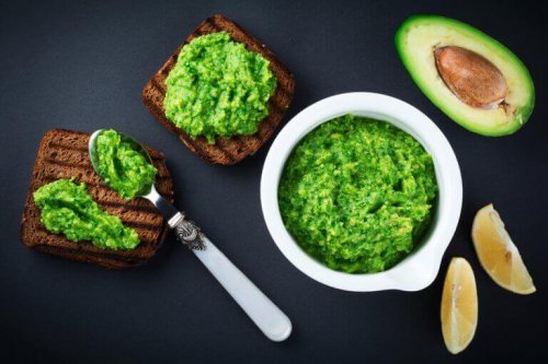 Avokado Guacamole sos tarifi