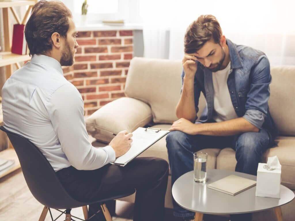 psikologa danışan adam