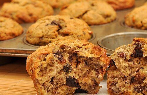 ısırılmış yulaflı muffin