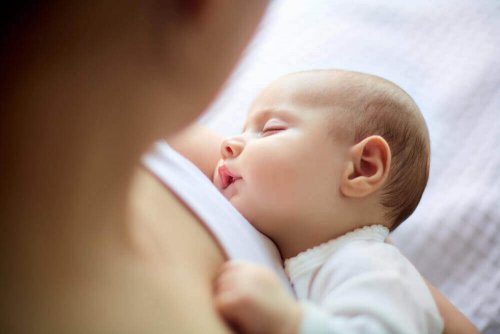Bebekler Neden En İyi Annelerinin Yanında Uyur