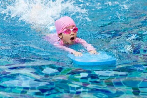 Çocuklara Yüzmeyi Öğretmek İçin En İyi İpuçları