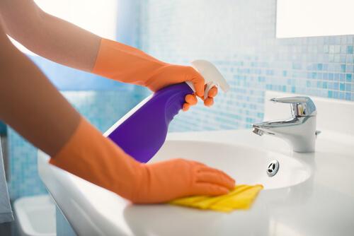 banyo lavabo temizlik yapmak
