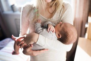 Bebek Hıçkırığı Nasıl Geçirilir?