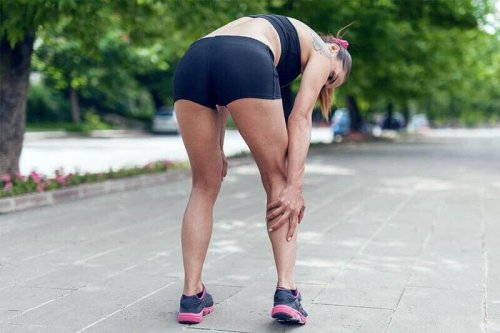 koşu sırasında sakatlanan kadın