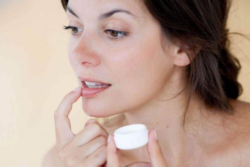 nemlendiren dudak kremi