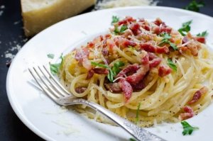 Lezzetli Spagetti Carbonara Tarifi