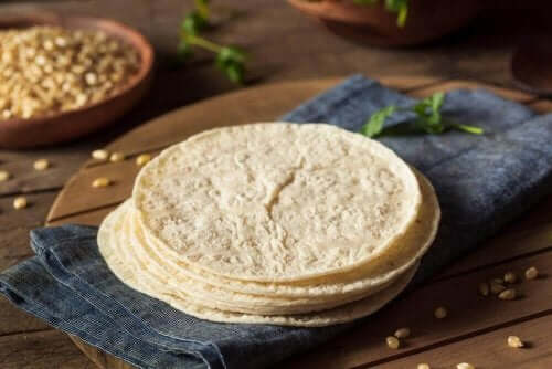 bir sürü tortilla ekmeği