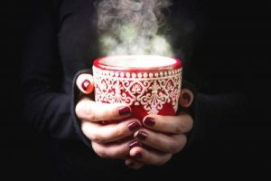 Boğaz Ağrısını Rahatlatan Beş Soğuk ve Sıcak İçecek