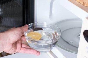 Mikrodalga Fırın ve Ocak Doğal Olarak Nasıl Temizlenir