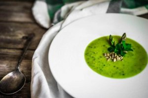 Leziz Kuşkonmaz Gazpacho Tarifi