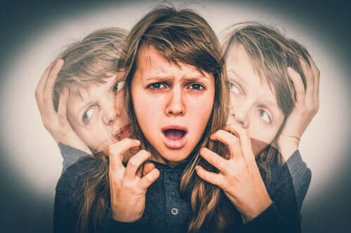 şizofrenifom rahatsızlık hastası kız