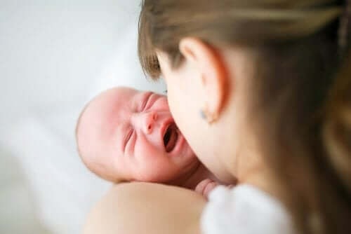 Sürekli ağlayan bir bebek nasıl sakinleştirilir? 