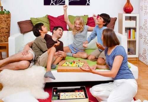 Ev Aktiviteleri: Yağmurlu Bir Günde Evde Yapılacaklar