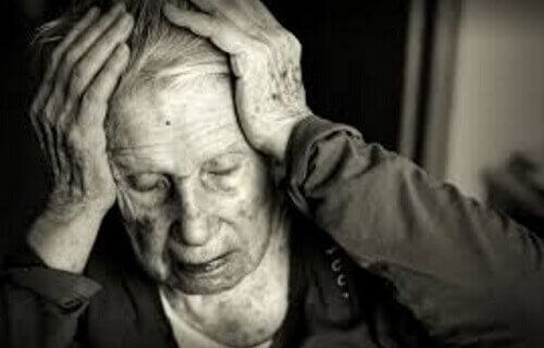 Yaşlı adam alzheimers