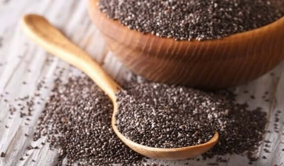 bir kaşık chia tohumu