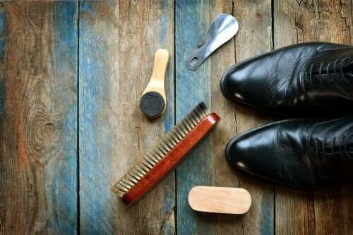 Deri Ayakkabılar Nasıl Temizlenir: 5 Önemli İpucu