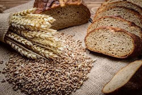 ekmek dilimleri buğday çavdar 